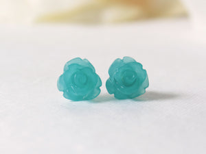 Single Bloom Rose Stud Earrings in Frosted Blueberry