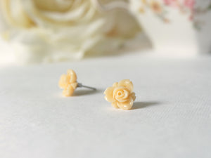 Single Bloom Stud Earrings in Peach Open Rose