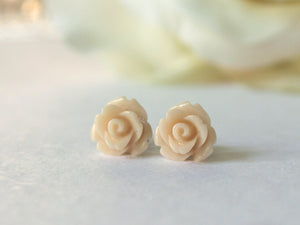 Single Bloom Rose Stud Earrings in Peach Bisque